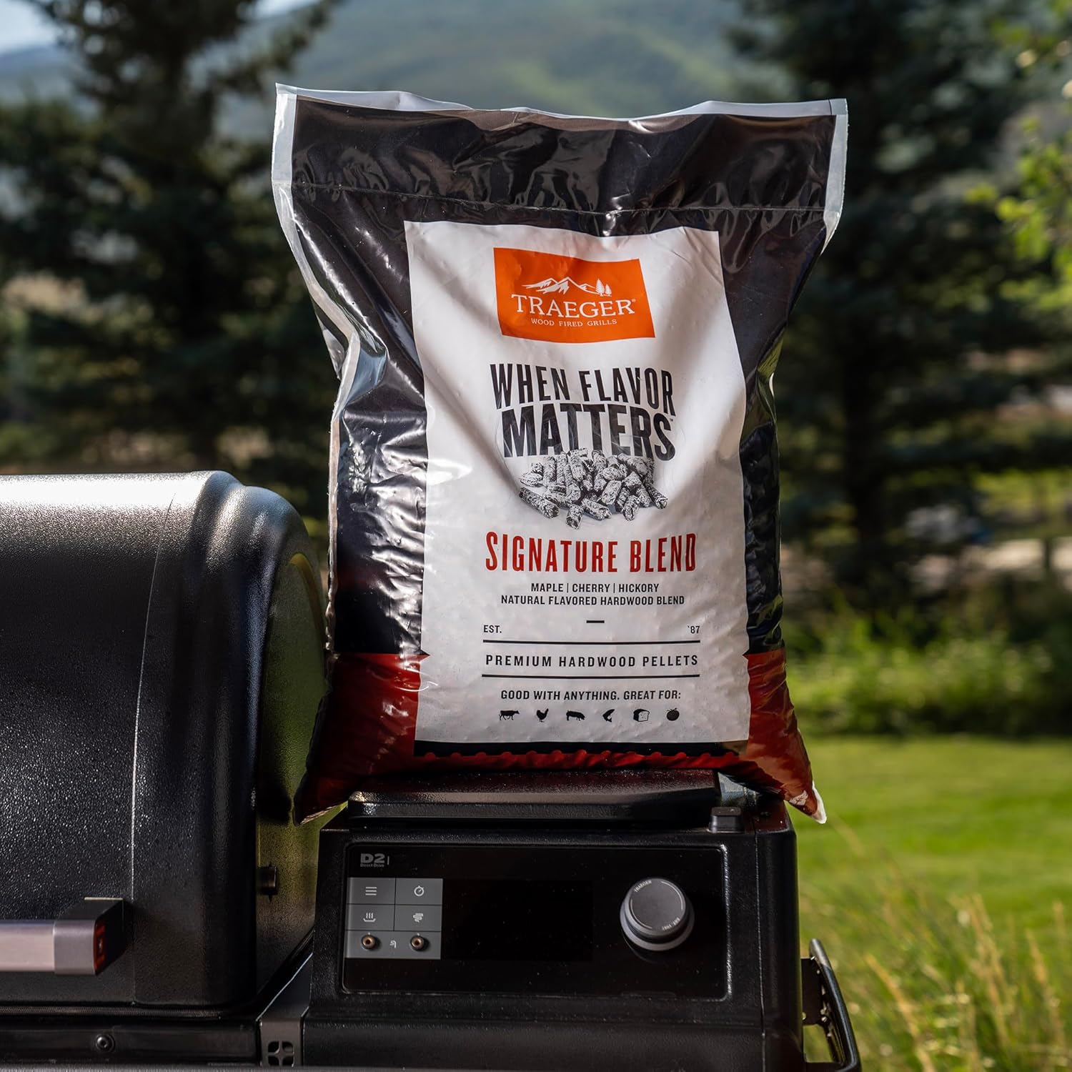 Traeger Grills Signature Blend 100% All-Natural Wood Pellets for Smokers and